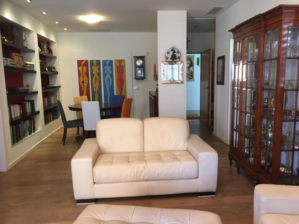 Appartamento Fronte Mare Римини Экстерьер фото